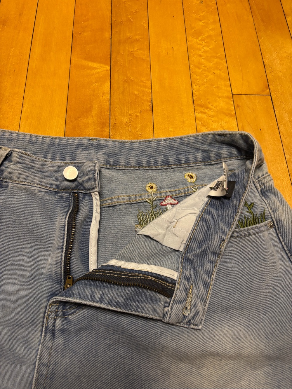 EUC High-Rise Mushroom & Sunflower Embroidered Jean Shorts | Women’s 12-14 XL - Picture 7 of 16